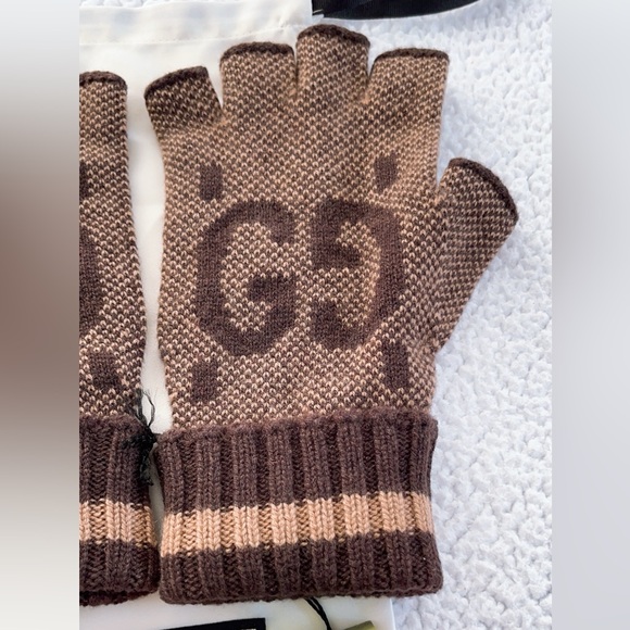 GUCCI GG CASHMERE FINGERLESS GLOVES - Picture 4 of 16